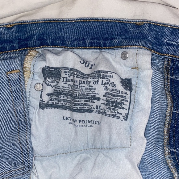 Vintage levi jean shorts - Picture 6 of 6